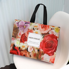 �W�tˮ�ʷ����󻨸�Ĥ�o���������s������Ů�b���ӿɶ�LOGO�Ӻ�