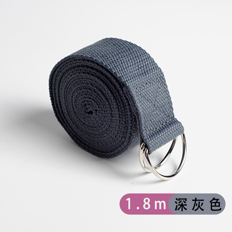 ヨガのストレッチはフィットネスのトレーニングをしています。|undefined
