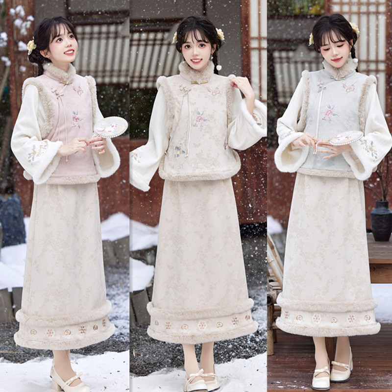 Fresh and Fashionable Young Lady's Cheongsam Jacket 2024 Winter New Republic Literary College Style Dress
