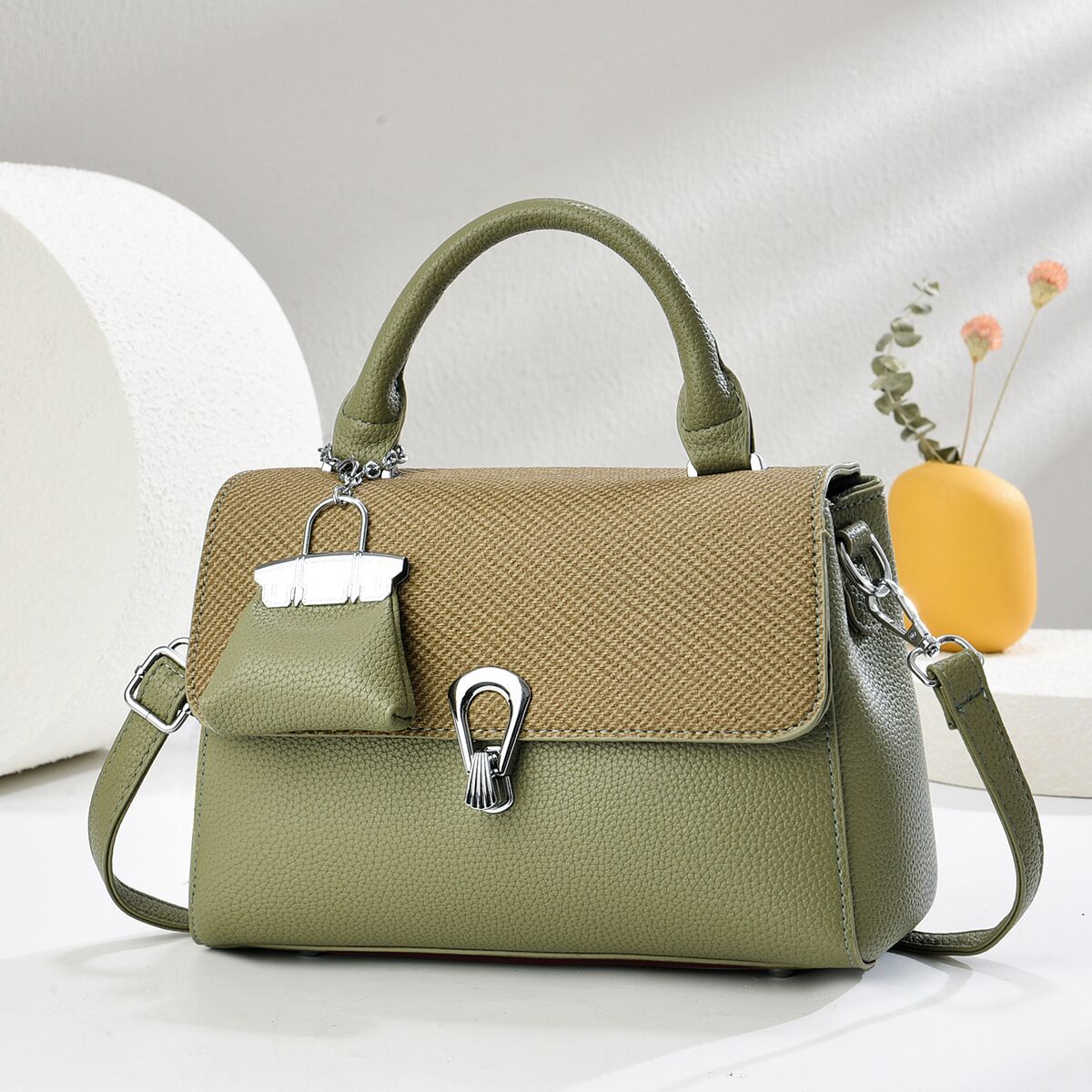Temperamento nuevo bolso de mensajero 2025 bolso de mano coreano exquisito bolso de hombro bolso de mujer mujer de moda mujer todo fósforo