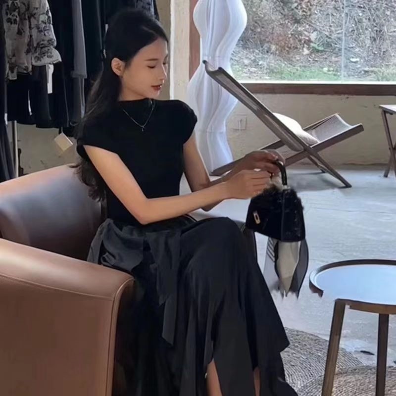 2024 Summer New Trendy Internet-Famous Solid Color Fashion Little Black Dress Women's Dress with High-End Design