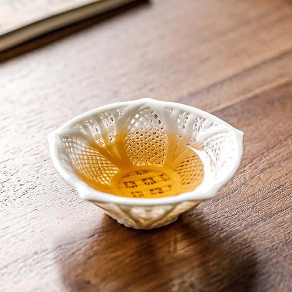 Master white porcelain pure hand-woven exquisite jade porcelain tea…