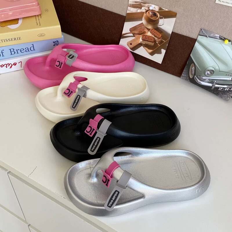 Casual All-match Beach Flip-flops Women's Sandals Outer Wear Summer Thick-toe silver Platform Sandals Shoes with Shoes Casual All-match Beach Flip-flops Women's Sandals Outer Wear Summer Thick-toe silver Platform Sandals Shoes with Shoes