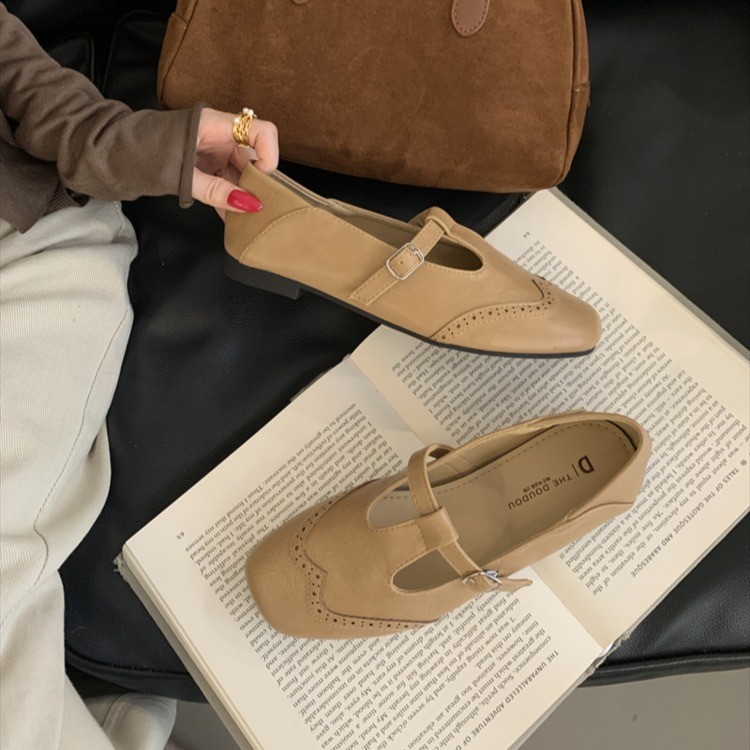 Retro plana T-clip zapatos de mujer 2026 primavera nuevo estilo coreano zapatos de cuero estilo británico zapatos mary-jin