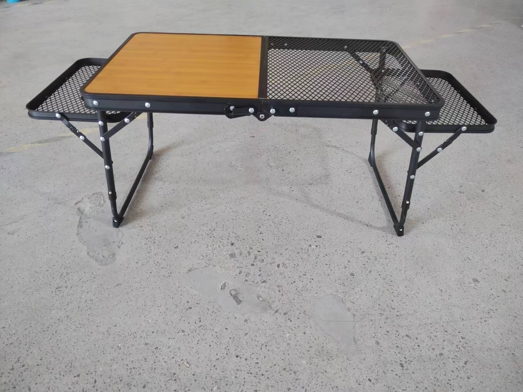 屋外キャンプテーブル鉄網折り畳みテーブル携帯キャンプテーブル昇降棚付きアルミ合金テーブル代発
