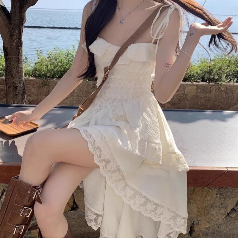 프렌치 화이트 서스펜더 드레스 요정 여름 분위기 해변 휴가 해변 불규칙한 공주 드레스