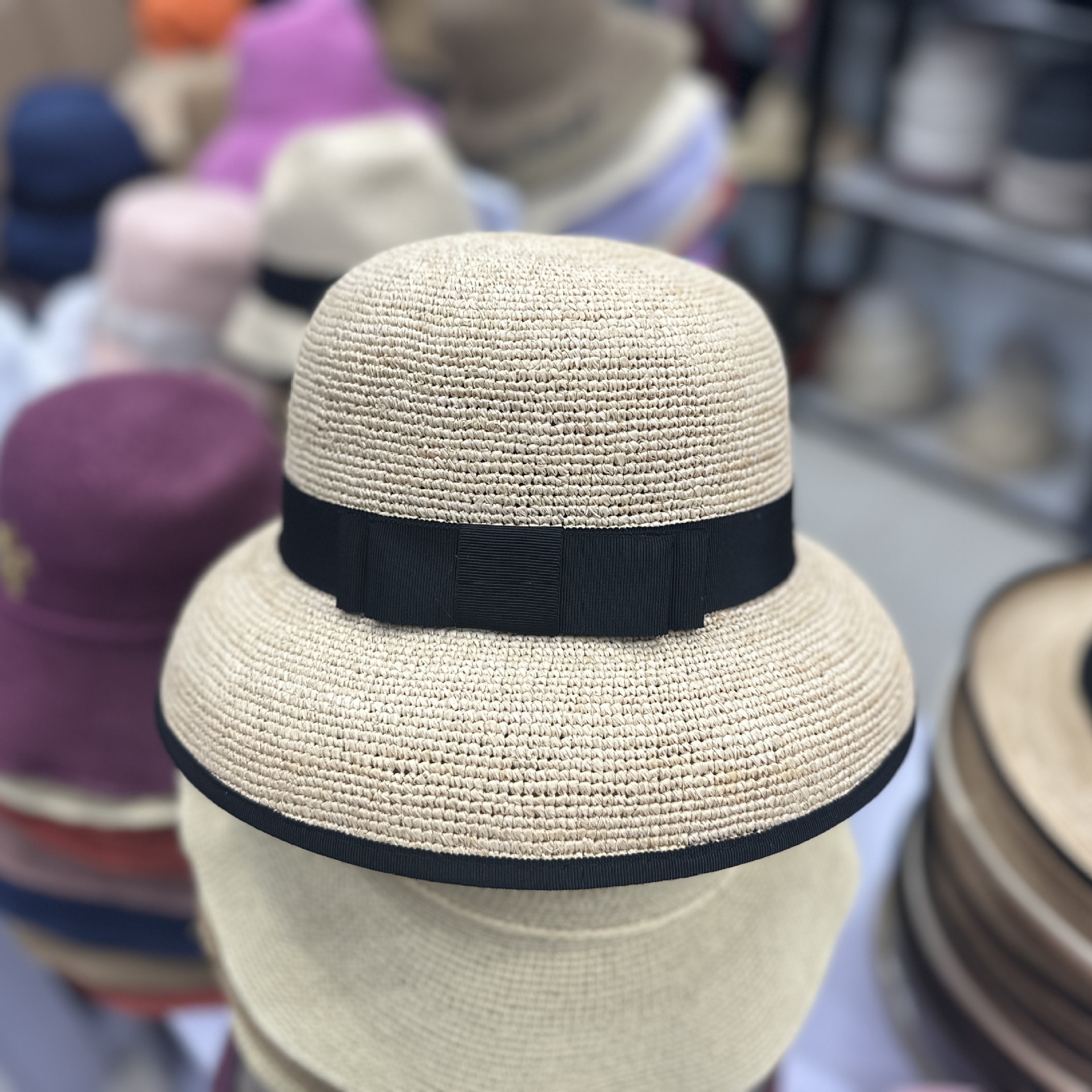 Cappello di paglia raffia stile hepburn per donna sole estate_voghion.com