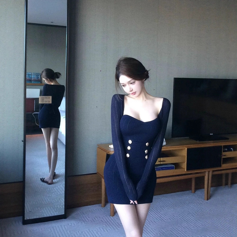 Tweed Style Suit, Elegant Long-Sleeved Knitted Cardigan, Women's Early Autumn Tube Top Dress, Hip-Covering Short Skirt, Fashionable Two-Piece Set