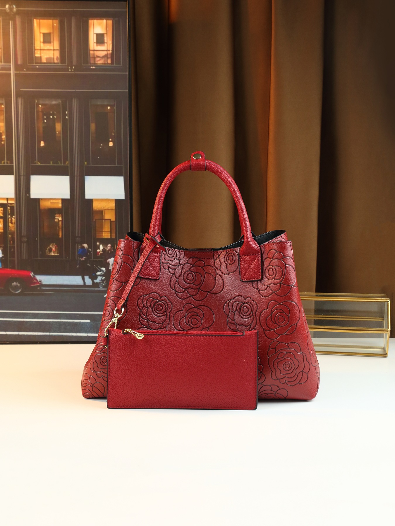 Borsa a secchiello a tracolla con stampa floreale elegante_voghion.com