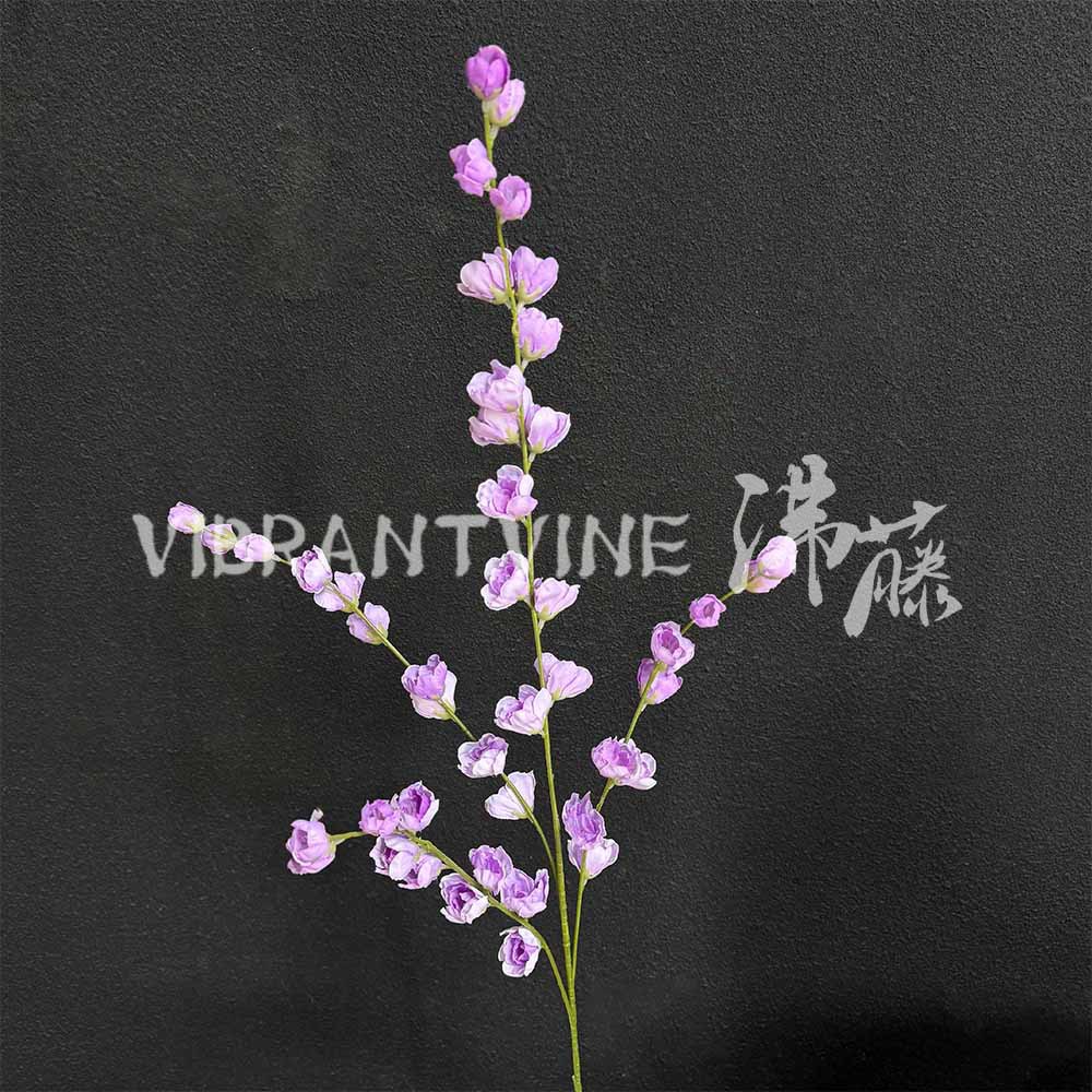 Violeta que fluye púrpura