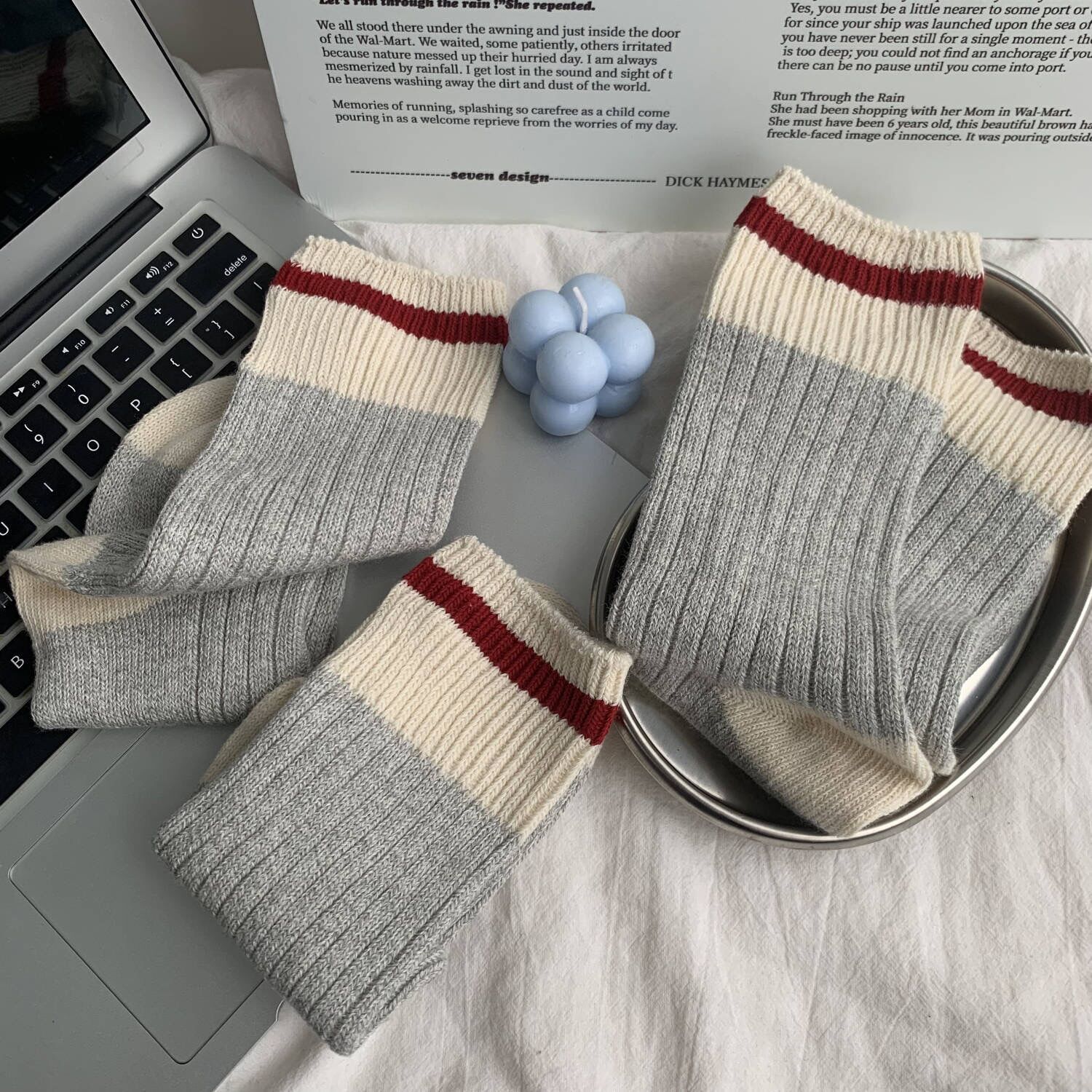 Frau Einfacher Stil Streifen Baumwolle Crew Socken Ein Paar display picture 2
