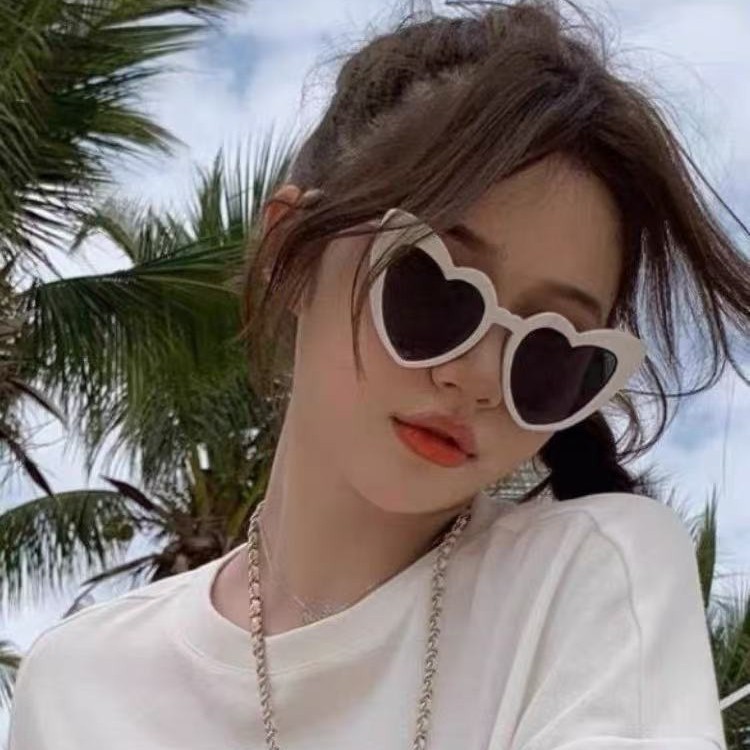 New Peach Heart Sunglasses European and American Cross-Border Party Love Glasses Fashionable Versatile Personalized Special-Shaped Sunscreen Sunglasses New Peach Heart Sunglasses European and American Cross-Border Party Love Glasses Fashionable Versatile Personalized Special-Shaped Sunscreen Sunglasses