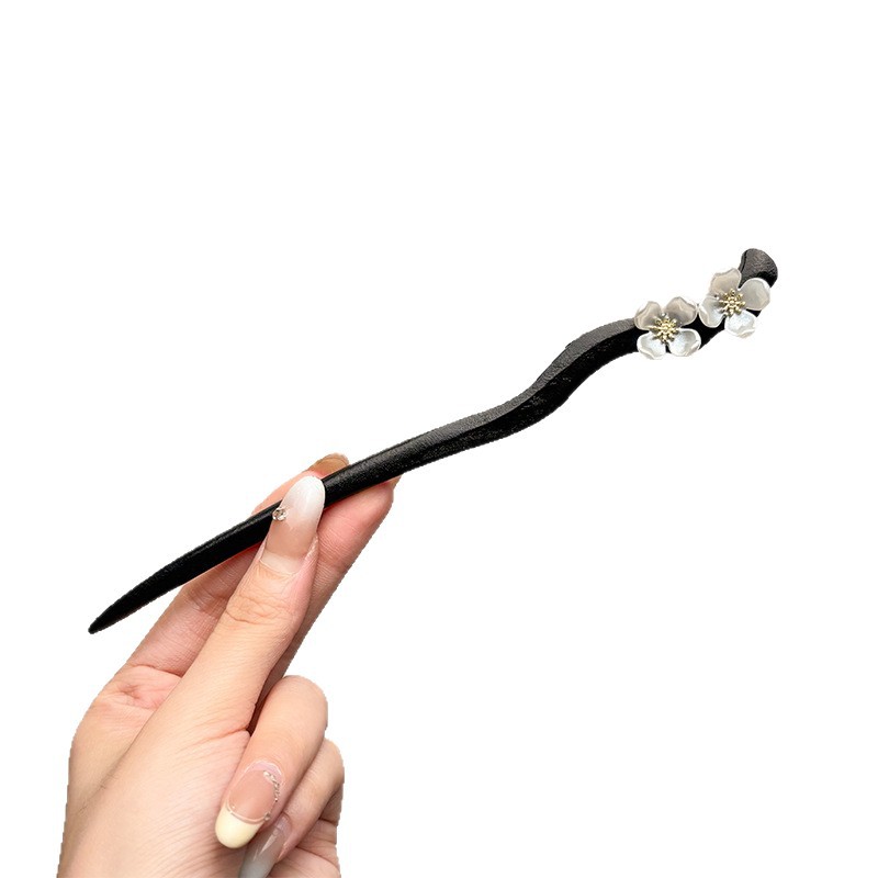 Nueva horquilla china 2025 nuevo estilo estilo antiguo horquilla mujer falda de cara de caballo de alta calidad estilo nacional horquilla de madera paso a paso horquilla tocado