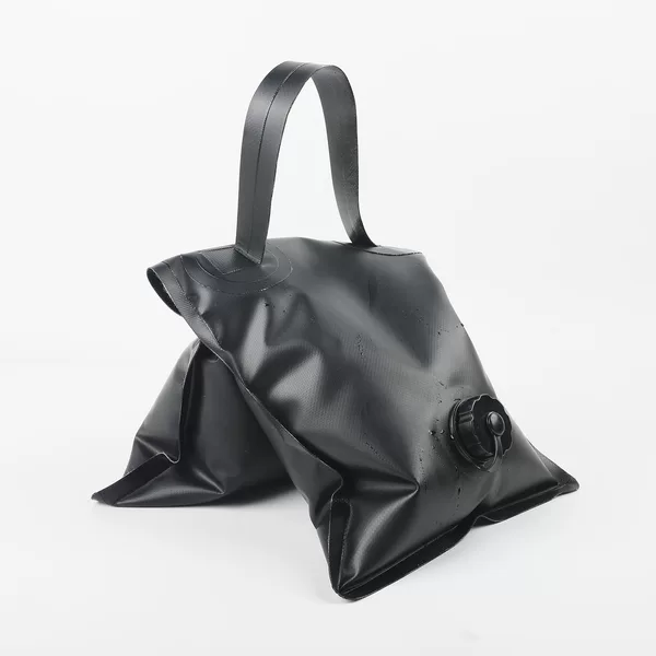 Portable weighted water bag 8kg 20kg hand-held gravity water bag with reinforced stand for easy fixing
