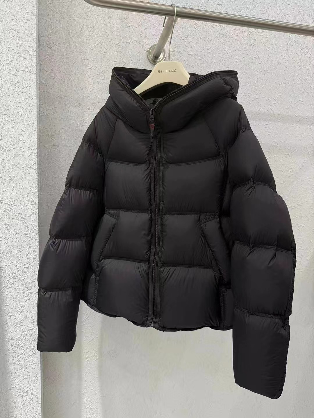 검은색