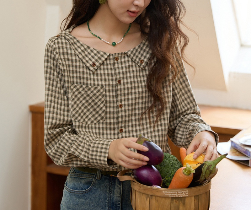 Green Plaid Boat Neck Shirt for Women 2025 Autum New Style Women's Diagonal Pocket Contrasting Button Waist Slimming Look Shirt Top for Women