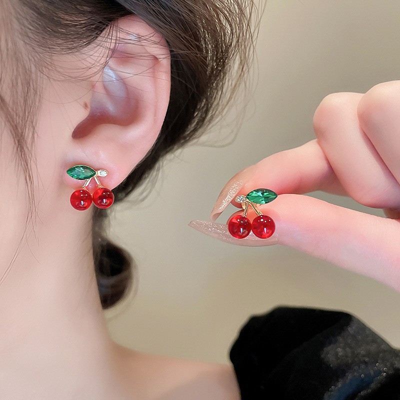 10g Weight 925 Sterling Silver Ear Needle Material Glass Inlay Material Ear Studs Classification 1 Pair Quantity Daily Occasion Alloy, Glass Material Cherry Pattern Women's Gender Cute, Sweet Style 1 Pair Cute Sweet Cherry Alloy Glass Glass Ear Studs 无