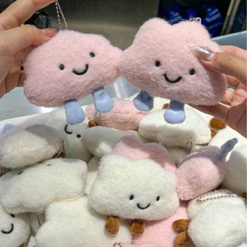 可爱毛绒挂件云朵包包挂饰少女心软萌胸针白云配饰带脚卡通钥匙扣|undefined
