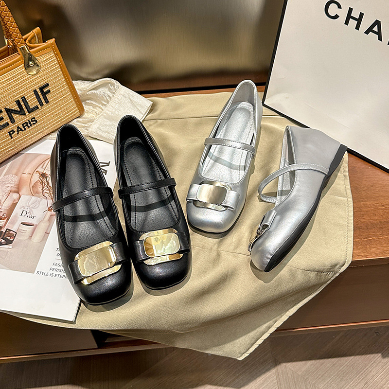 2026 Spring New Style Height-Increasing Ballet Shoes for Petite Women with Soft Sole and Metal Buckle Mary Jane Flats