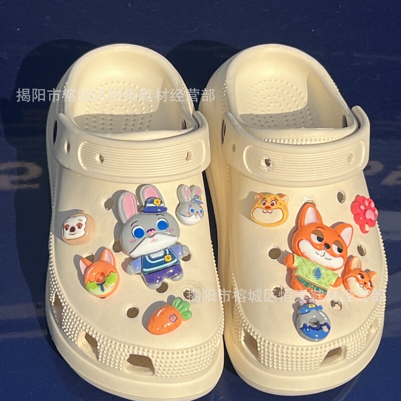 Popular cartoon city animal fox and rabbit shoe charms, shoe buckles, shoe accessories DIY set