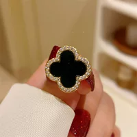 Корейский стиль черный стиль Chanel Клевер анти-экспонирование воротник пряжка Высококачественная Камелия фиксированная заколка для одежды капля глазури
