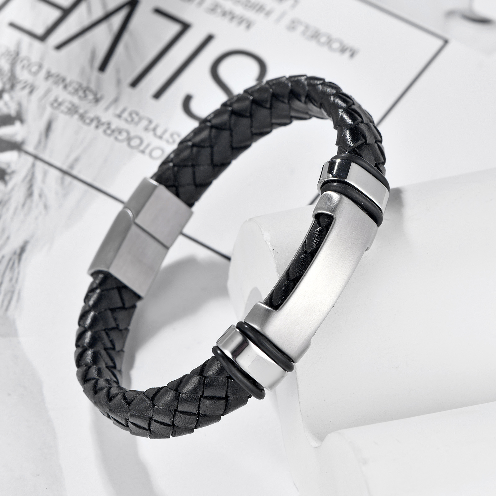 30g Weight Bracelets Classification 304 Stainless Steel, 316 Stainless Steel , Leather Chain Material 1 Piece Quantity Holiday, Daily Occasion Simple Style 304 Stainless Steel 316 Stainless Steel Leather Geometric Men Cord & Leather Bracelets