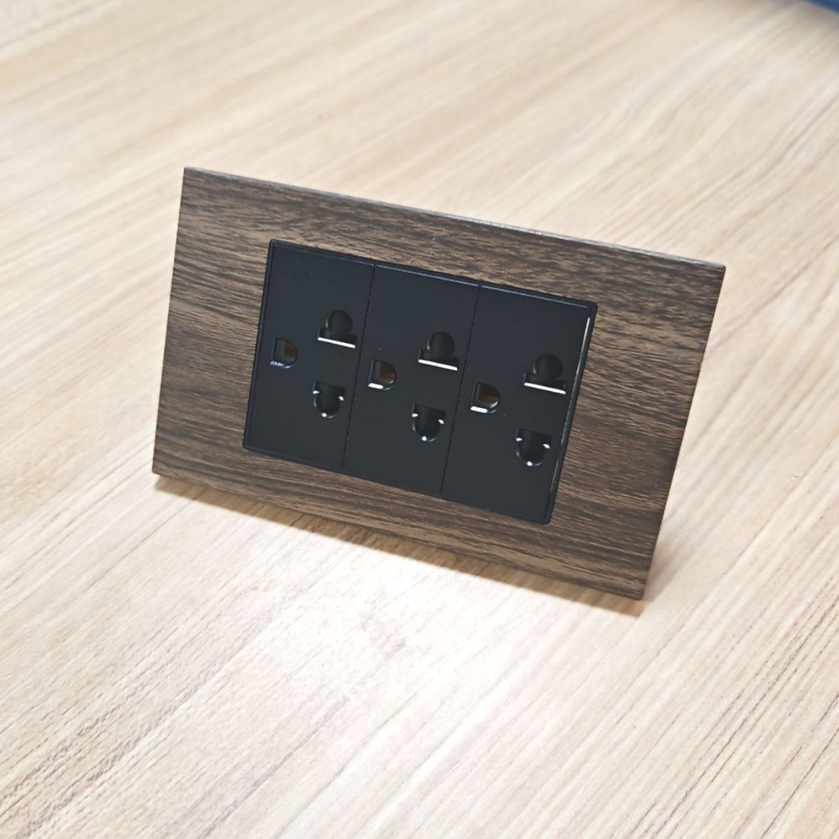 泰式越南孟加拉外贸入墙式118型250V16A三联泰插黑色铝合金面板