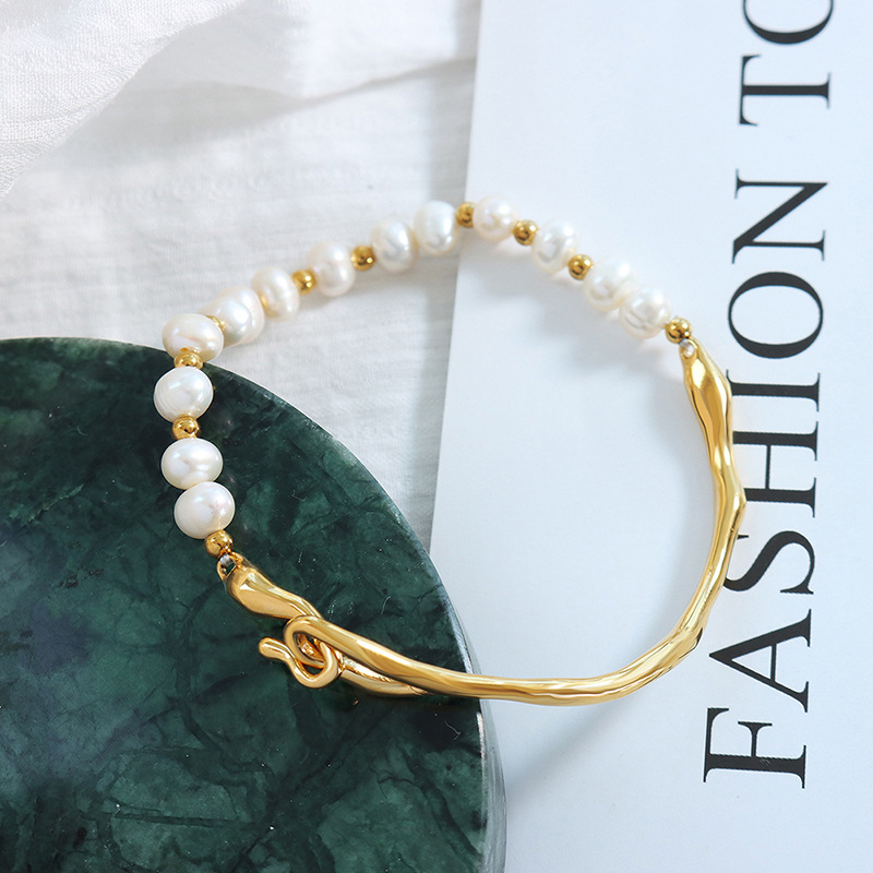 Bracciale in acciaio al titanio personalizzato con perle d'acqua dolce, temperamento alla moda, catena per il migliore amico, braccialetto alla moda in stile retrò, resistente allo sbiadimento_voghion.com