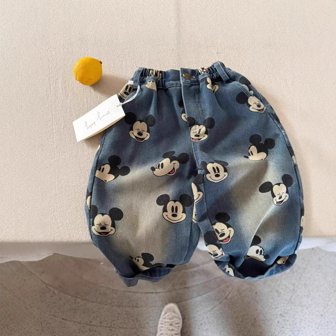 Baby jeans, spring and autumn style, children's pants, 2026 new spring outfit, cool and stylish Korean style long pants for boys, fashionable toddlers.