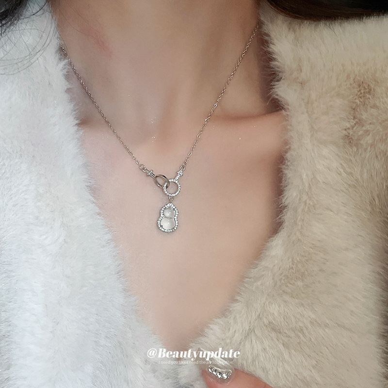 Nuevo collar de calabaza de circón chino femenino simple nicho moda cadena de clavícula temperamento accesorios de joyería de alta gama