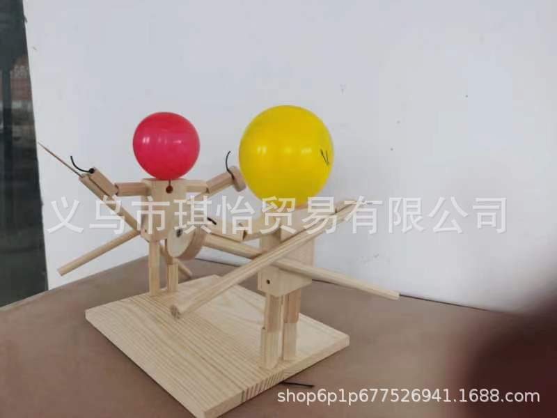 Transfronteriza nueva artesanía de madera hecha a mano de madera esgrima marioneta decoración del hogar regalo creativo fábrica al por mayor