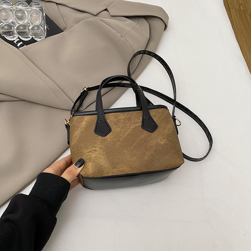 2024 nicho de diseño nuevo bolso de mujer nuevo invierno de moda retro bolso de mano cuadrado universal bolso de hombro único