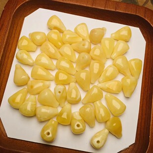 Natural beeswax tee accessories chicken oil yellow wax rich Wen play accessories Ketang jewelry origin wholesale