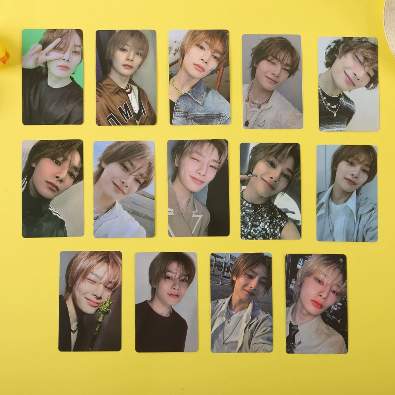 Фотокарточка (STRAY KIDS) компактная карточка, ламинированная 5,4 × 8,6 см, коллекционные варианты