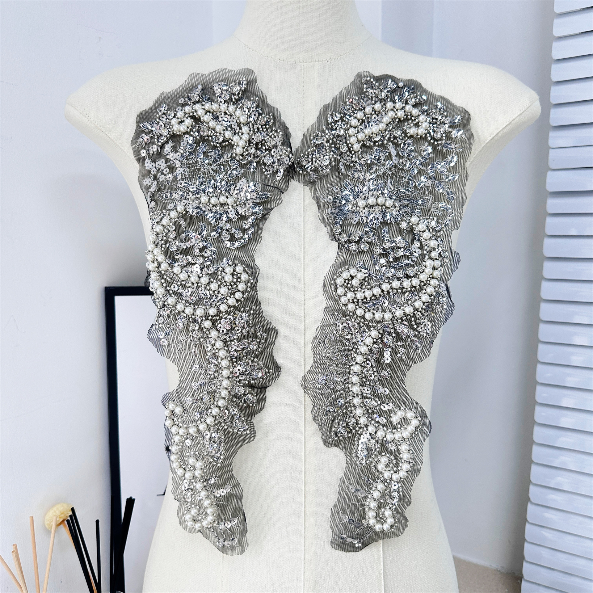 Parche de malla con lentejuelas y perlas, nuevo, en stock, accesorios DIY para vestidos de novia y faldas, aplique decorativo.