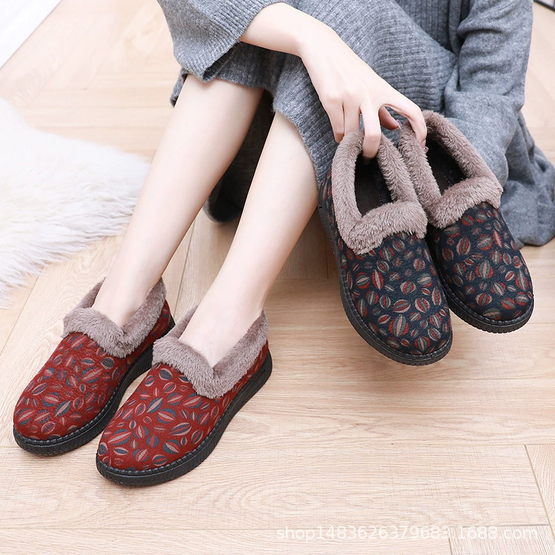 Тканевые туфли в старинном пекинском стиле с флисовой подкладкой для тепла, женские хлопковые туфли, повседневные нескользящие утолщенные хлопковые туфли для мам, зимние сапоги для пожилых женщин.