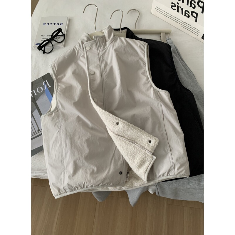 Minimalist Korean-Style Lambswool Stand-Collar Reversible Vest for Women, Autumn and Winter Thickened Warm Sleeveless Jacket for Layering Minimalist Korean-Style Lambswool Stand-Collar Reversible Vest for Women, Autumn and Winter Thickened Warm Sleeveless Jacket for Layering