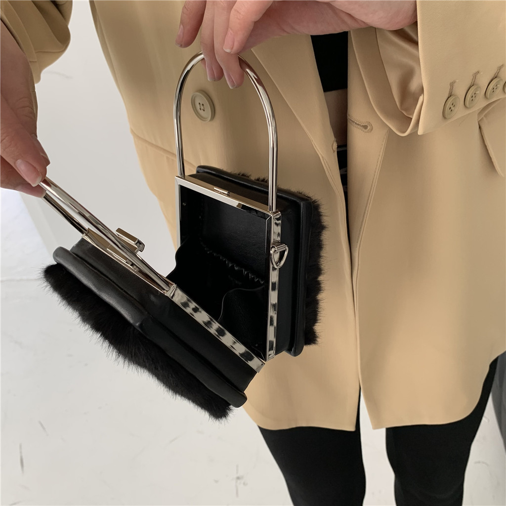 秋冬毛绒小包新款金属夹子包设计感斜挎迷你包bag 时尚轻奢-阿里巴巴