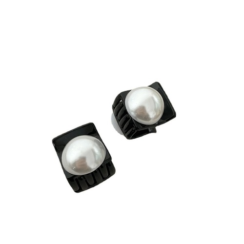 French retro small fragrant pearl small clip light luxury temperament niche design bangs clip simple side clip hair accessory