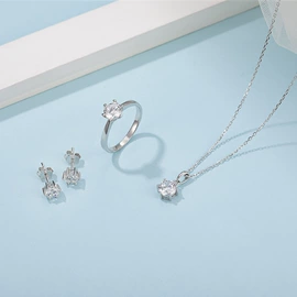 戒指;宝石手饰;莫桑钻