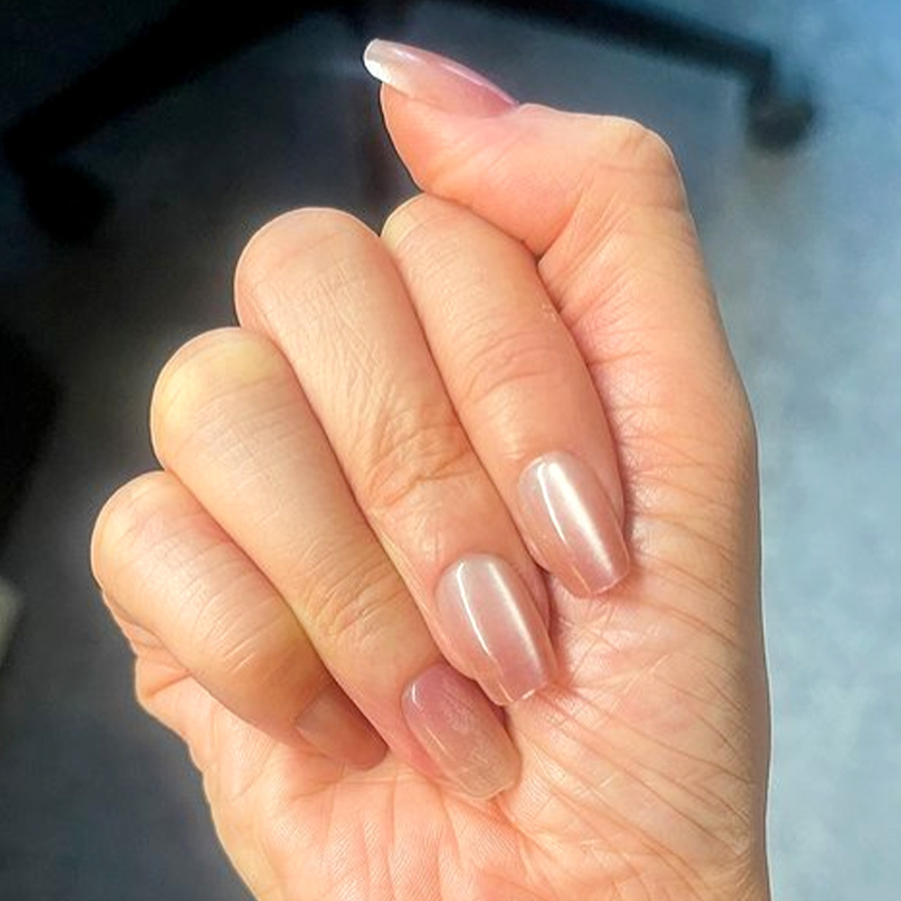 Puntas de uñas con efecto ojo de gato en rosa degradado, juego de 10 piezas con diferentes tamaños, puntas de uñas artísticas hechas a mano, pegatinas de uñas simples y elegantes.