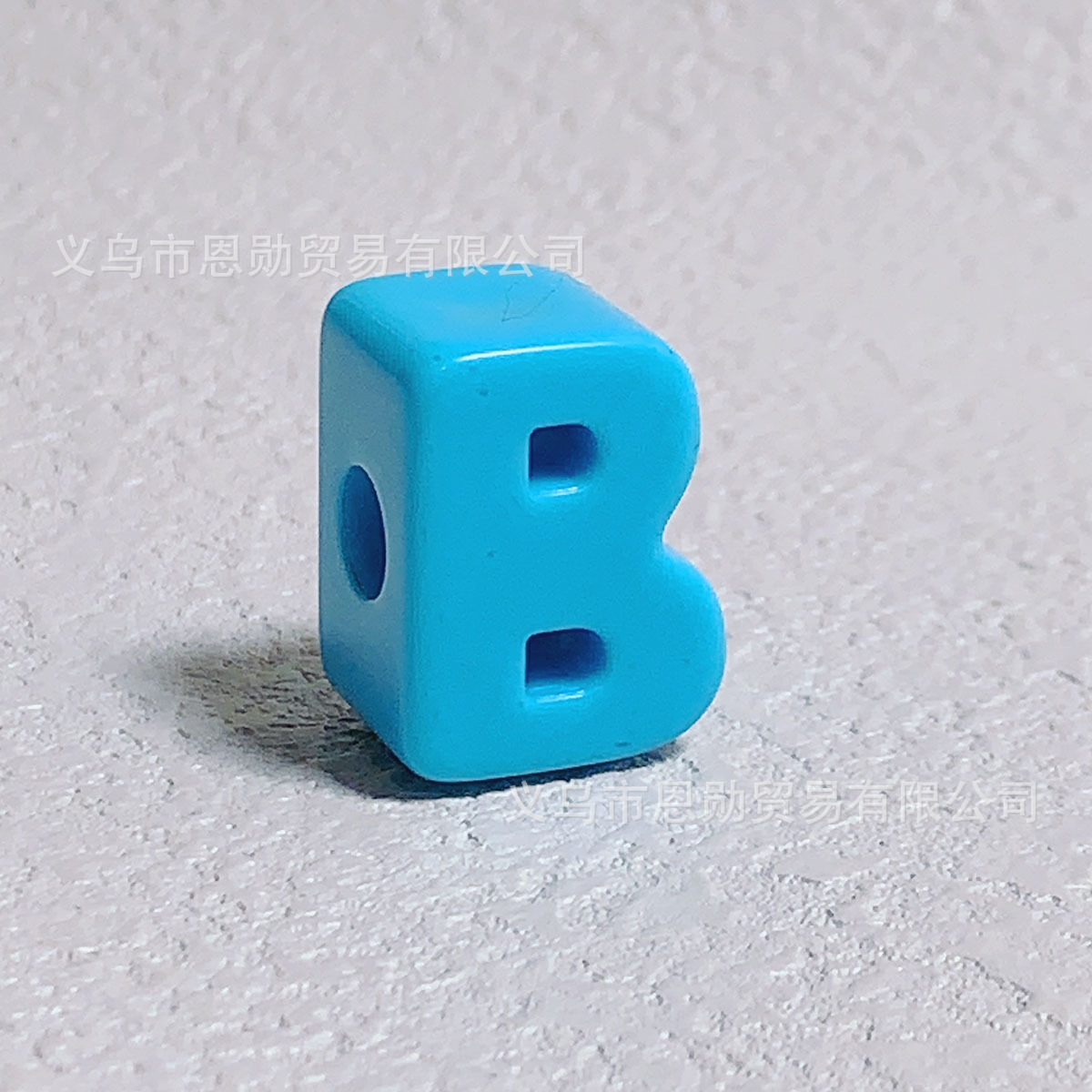 B (Blue)