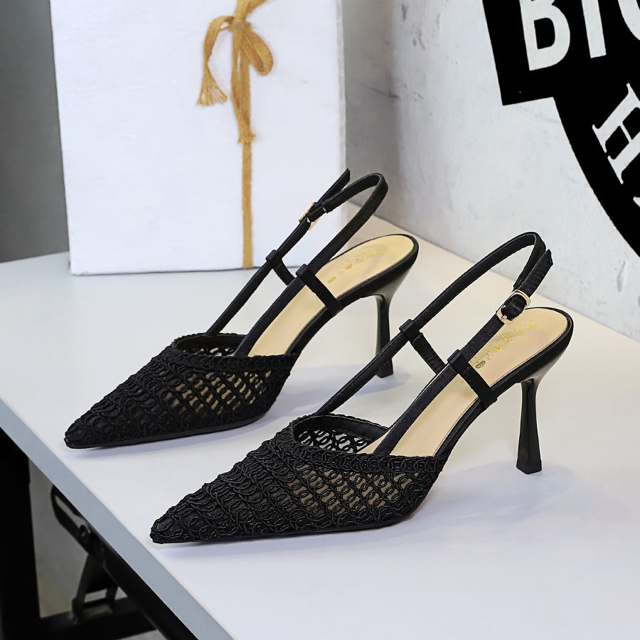 8718-A10 European and American style one-piece buckle strap temperament socialite women's shoes pointed shallow mouth high-end woven mesh sandals
