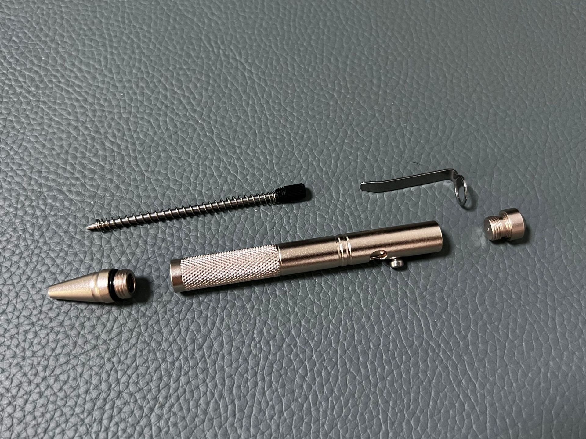 Wholesale Bolt Creative Multifunctional Gift, Metal Retractable Ballpoint Machine Gun Pen, Customizable With_voghion.com