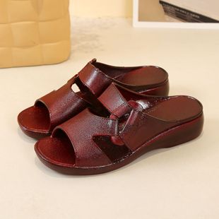 Guangdong Oil Slippers 2025 New Indoor Soft-Soled Wedge-Heeled Middle-Aged Mother Slippers Women's Summer Thick-Soled Mid-Heeled Sandals