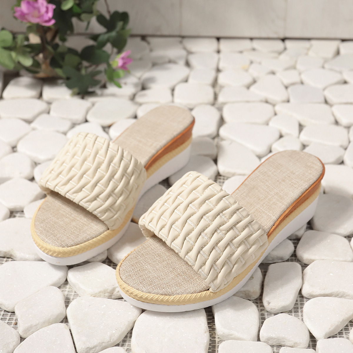 Women's Casual Vacation Solid Color Round Toe Wedge Slippers display picture 6