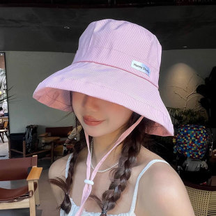 �����U���G��ϵС���l�y�O��ñŮ�W�����ķ����ǹ�ɫ��ñ�WԺ�L