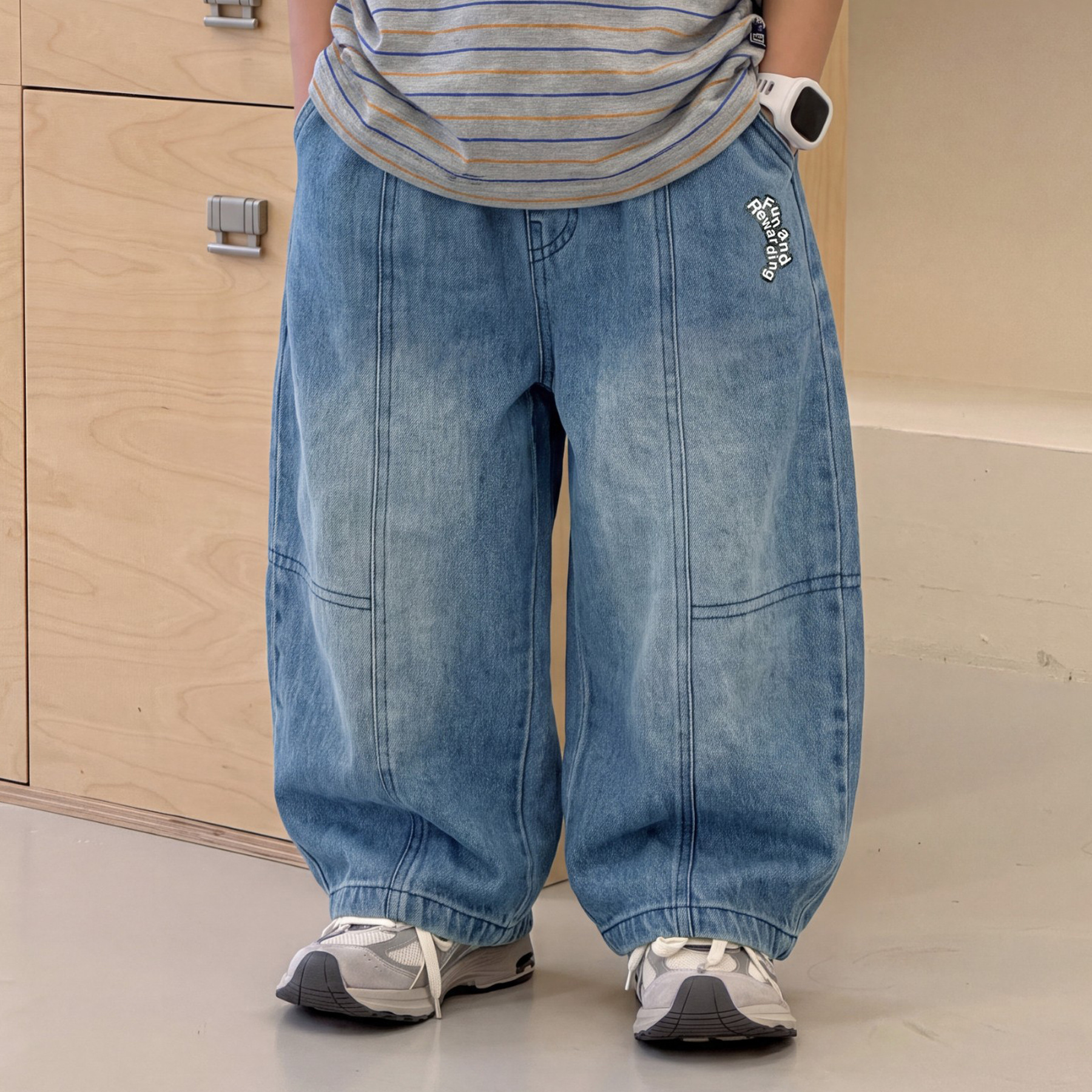 Boys' Jeans 2026 Autumn New Style Loose Straight Leg Casual Pants for Medium and Large Children, Stylish Curved Blade Pants