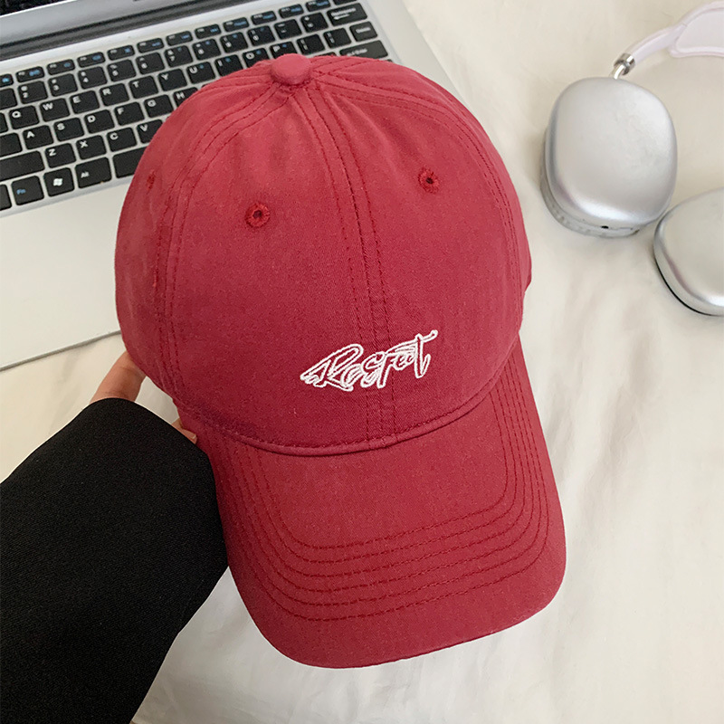 Nuevo sombrero de béisbol bordado de letras para mujeres primavera y verano estilo coreano versátil amplio borde sombra de sol cara pequeña gorra de boca de pato superior suave hombre