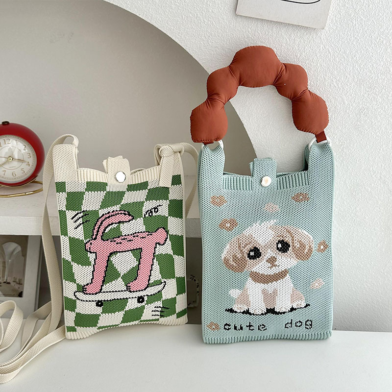 Nuevo diseño de nicho, mini bolso de teléfono móvil de punto de dibujos animados lindo, todo fósforo, pequeño bolso cuadrado de mensajero de viajero portátil pequeño